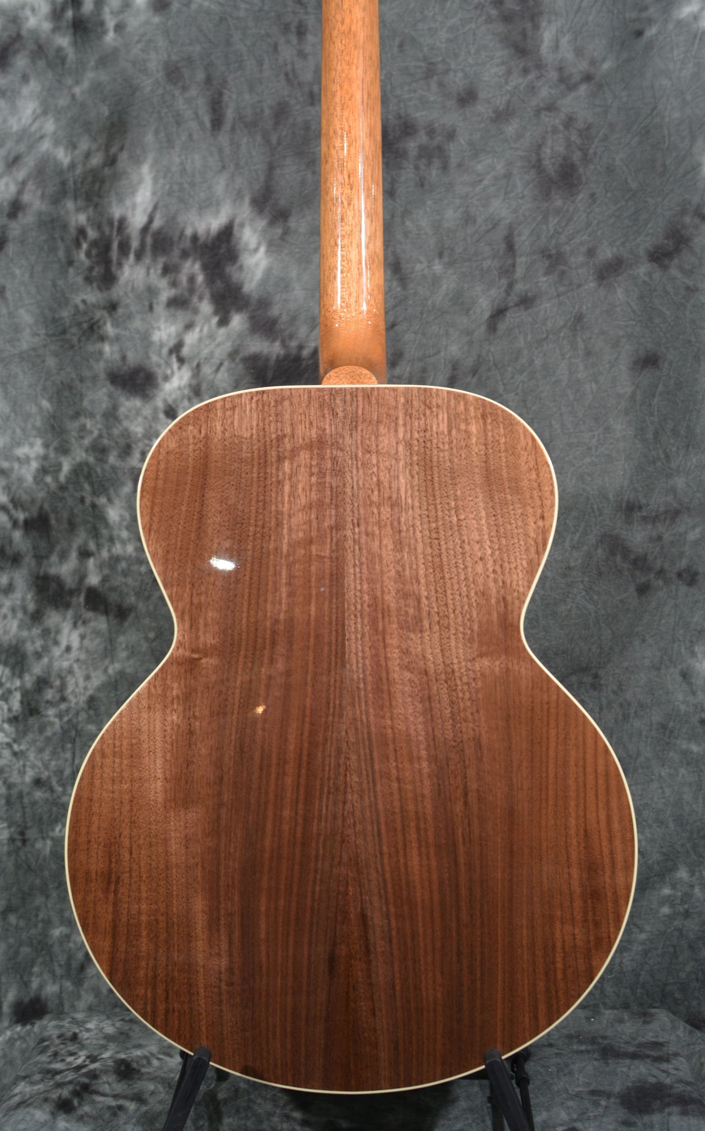 gibson SJ-200 Studio Walnut Antique Natural