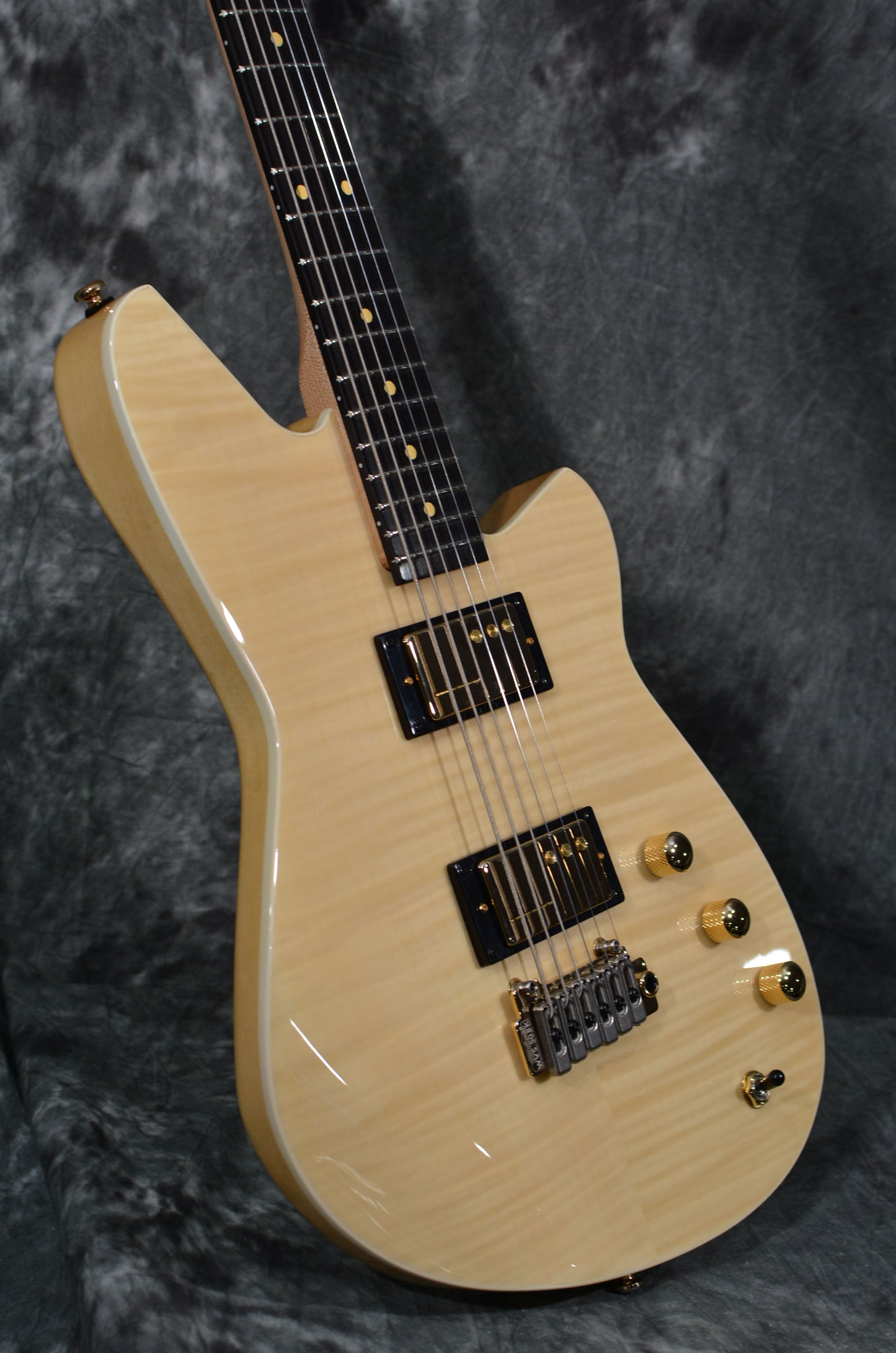 Reverend Descent W Baritone 10TH Anniversary Edition Natural Flame Maple