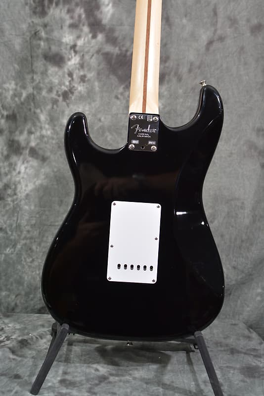 Fender Eric Clapton Artist Series Blackie Stratocaster w Noiseless Pickups & Tweed Hardshell Case
