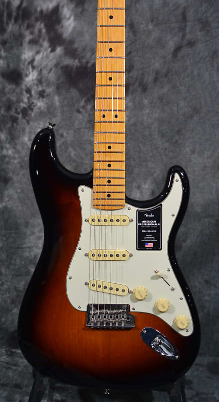 Fender American Professional II Stratocaster 3-Tone Sunburst