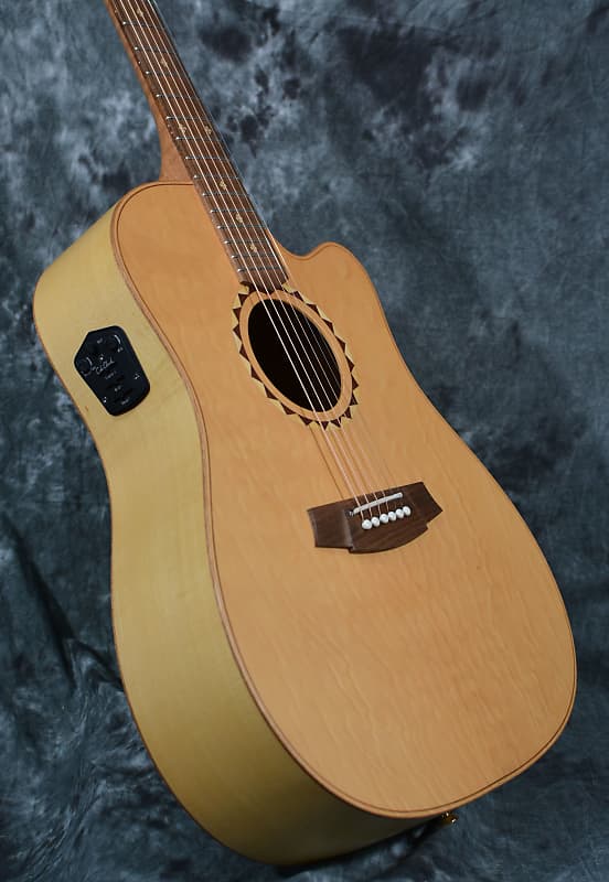 Cole Clark Fat Lady 2 Grand Auditorium Huon Pine Limited Edition 18/50