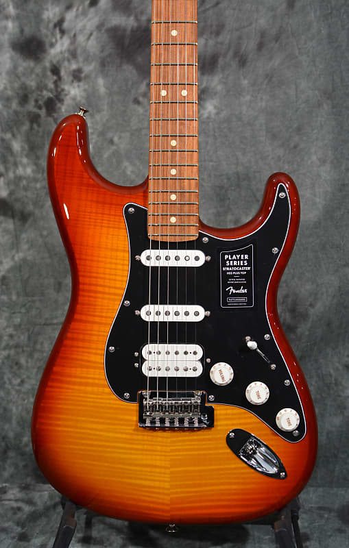Fender Player Series Stratocaster HSS Plus Top