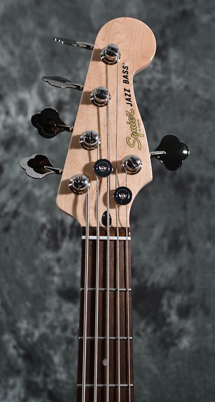 Squier Affinity Series jazz Bass V 3-Tone Sunburst