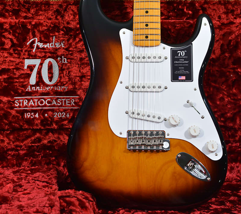 Fender 70TH Anniversary American Vintage II 1954 Stratocaster 2TS