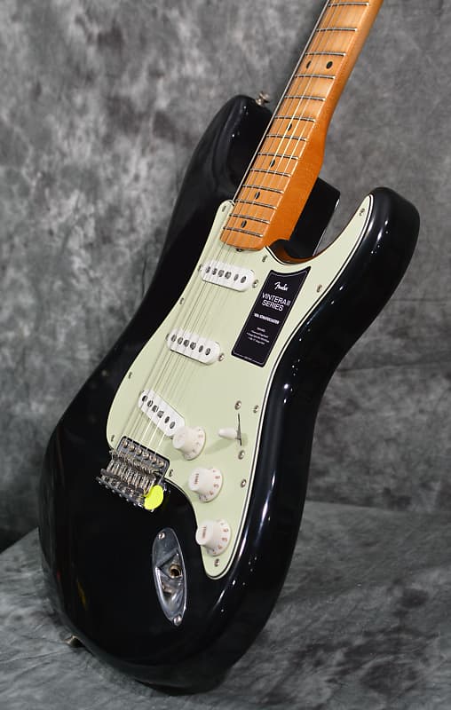 Fender Vintera II Road Worn '60s Stratocaster Black w/ HSC