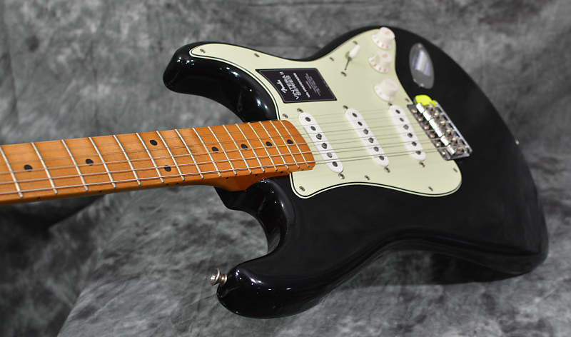 Fender Vintera II Road Worn '60s Stratocaster Black w/ HSC