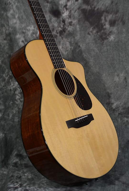 Martin SC-18E Standard Series Mahogany, Sitka Top