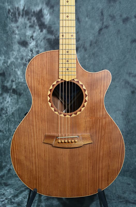 Cole Clark Angel 2 Grand Auditorium Redwood Blackwood