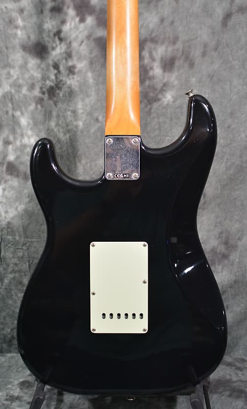Fender Vintera II Road Worn '60s Stratocaster Black w/ HSC