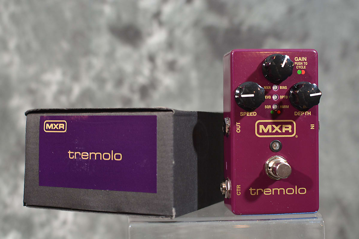 dunlop tremolo pedal MXR M305 Tremolo Pedal