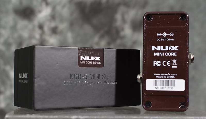 NuX NCH-5 Mini Super Chorus Flanger & Pitch Modulation