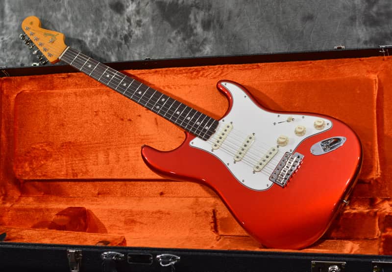 Fender American Vintage II 1965 Stratocaster Candy Apple Red