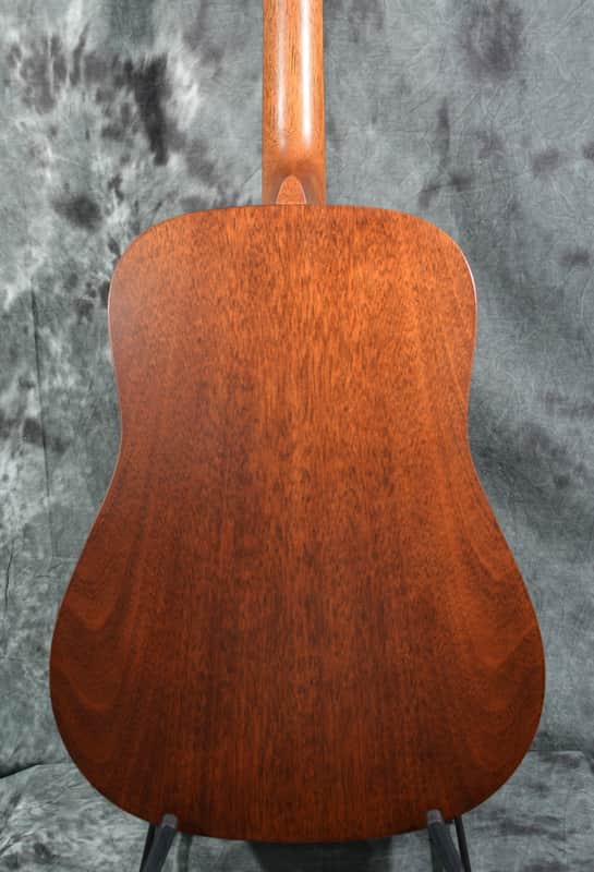 Martin 17 Series D-17 Dreadnought Mahogany