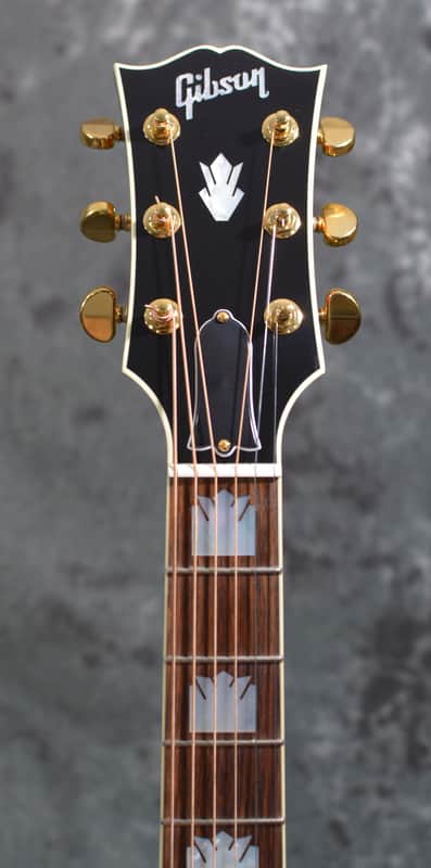 Gibson SJ-200 Standard Tri-Burst Jumbo