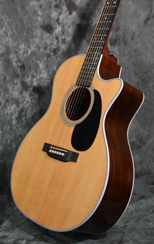 Martin Standard Series GPC-28E Cutaway with Fishman Electronics