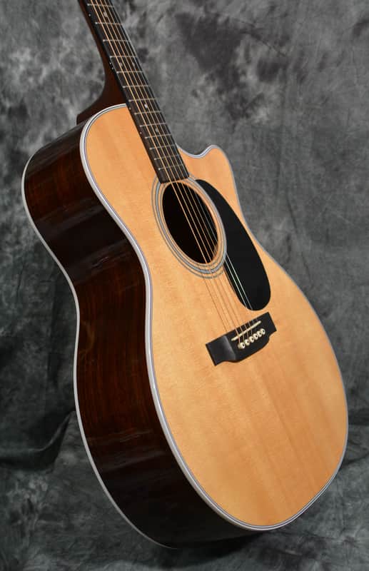 Martin Standard Series GPC-28E Cutaway with Fishman Electronics