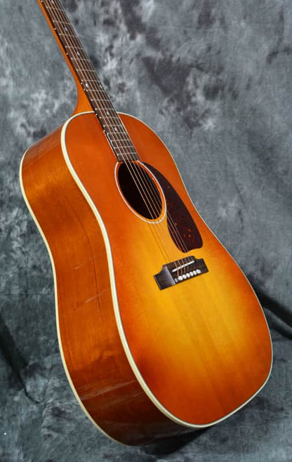 Gibson J-45 Standard Heritage Cherry Sunburst