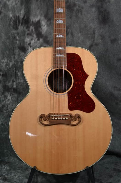 Gibson SJ-200 Studio Walnut Natural Jumbo