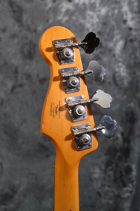 Squier Classic Vibe 60's Precision Bass Classic White Tortoise Guard
