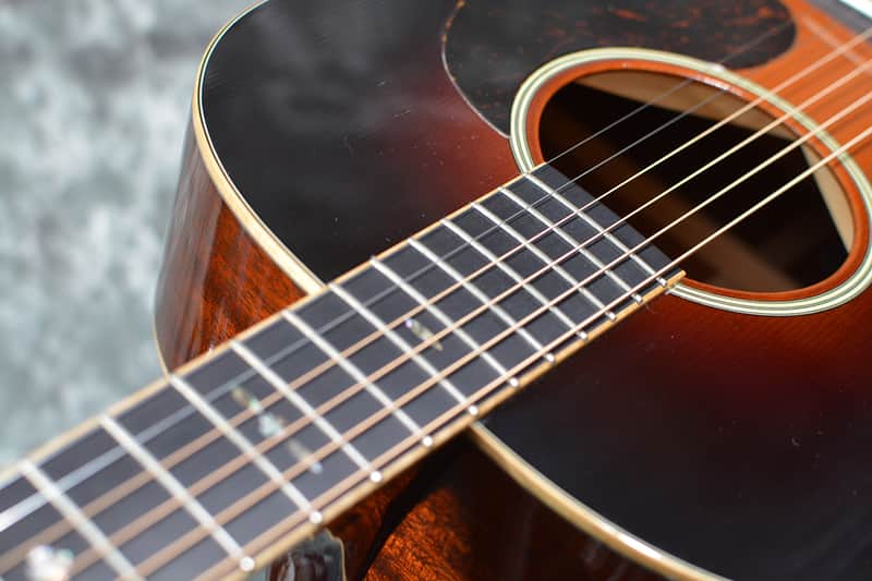 Huss & Dalton DS Custom 14 Fret Adirondack Red Spruce & Mahogany Dreadnought Acoustic Electric Sunburst