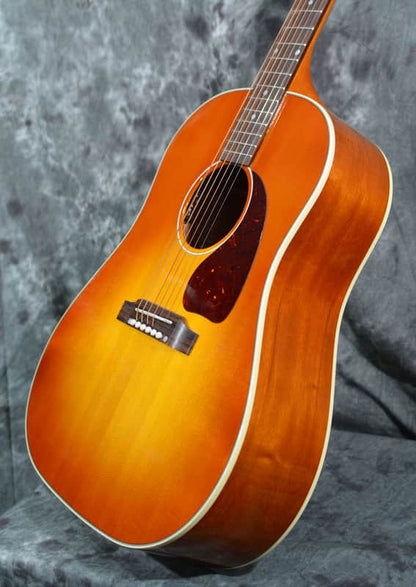 Gibson J-45 Standard Heritage Cherry Sunburst