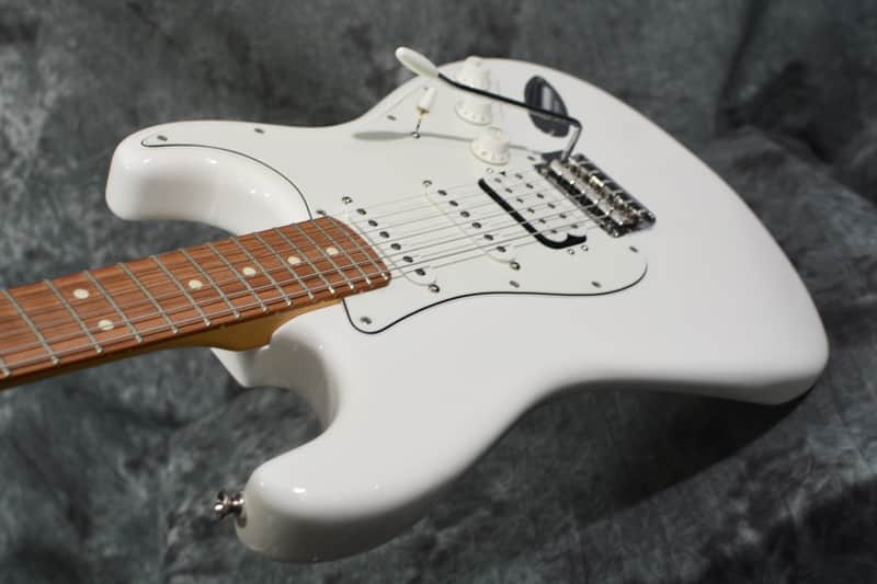 Fender Player Stratocaster HSS 2021 White