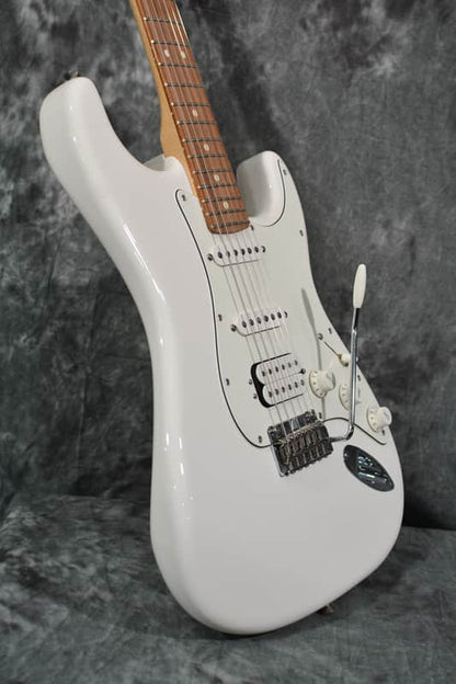 Fender Player Stratocaster HSS 2021 White