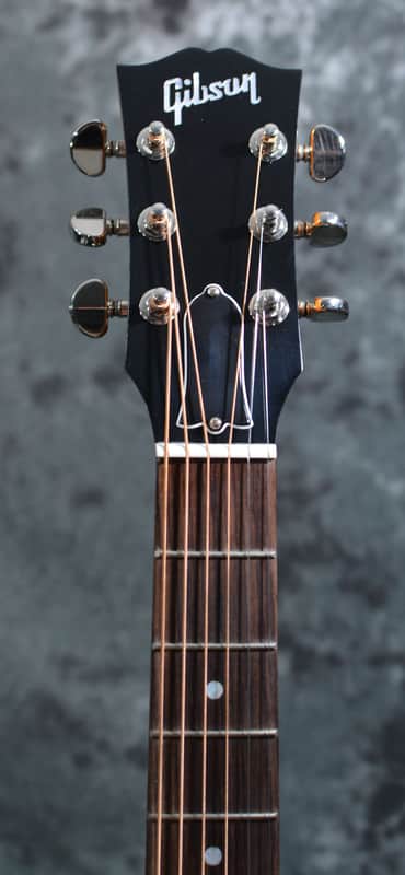 Gibson J-45 Standard Heritage Cherry Sunburst