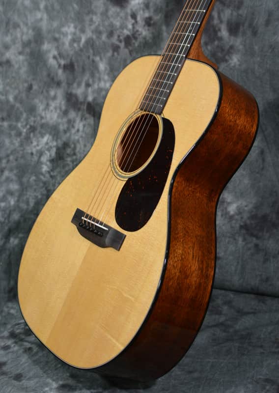Martin Standard Series 000-18 Mahogany Auditorium Body