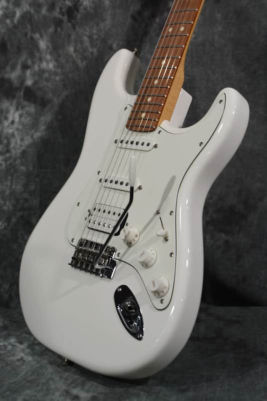 Fender Player Stratocaster HSS 2021 White