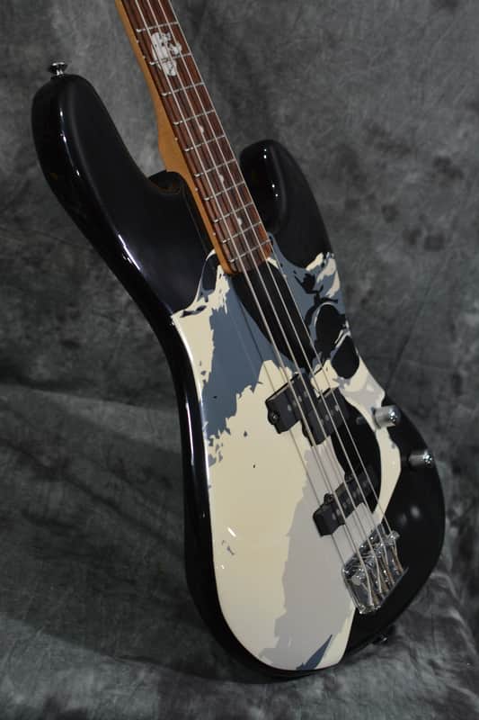 Squier Frank Bello Signature P Jazz Bass Skull Graphic w Deluxe Gigbag