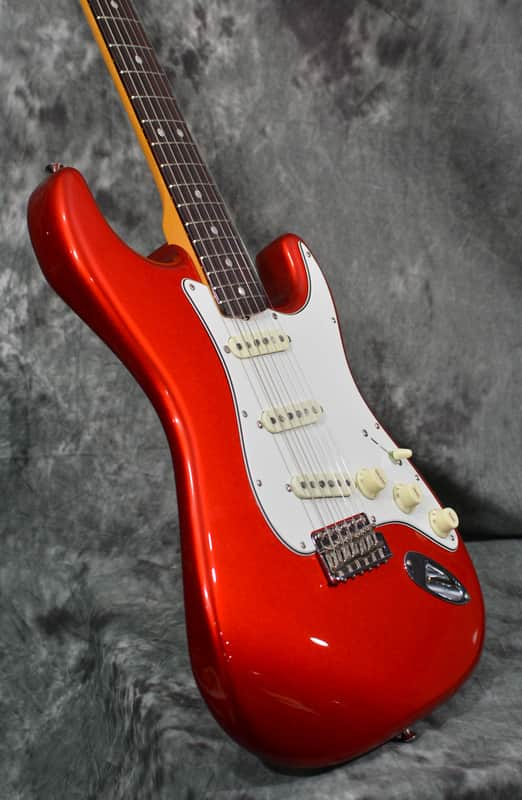 Fender American Vintage II 1965 Stratocaster Candy Apple Red