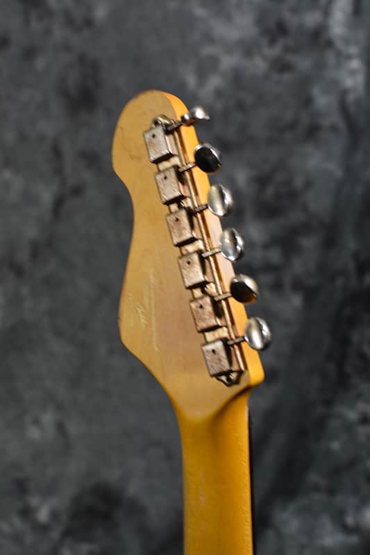 Vintage V62 Icon series Tele Distressed White Blonde relic finish