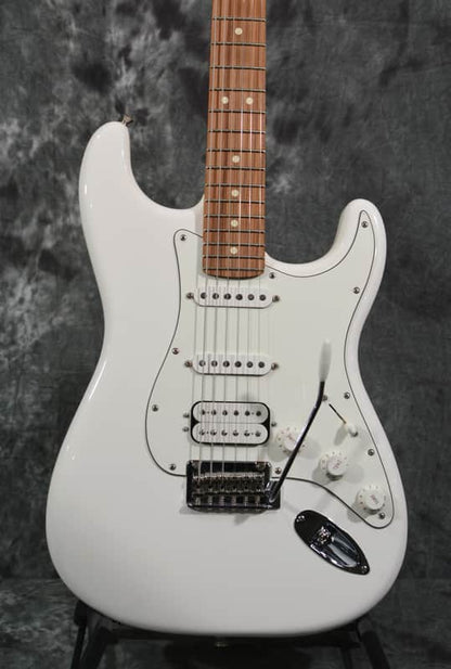Fender Player Stratocaster HSS 2021 White