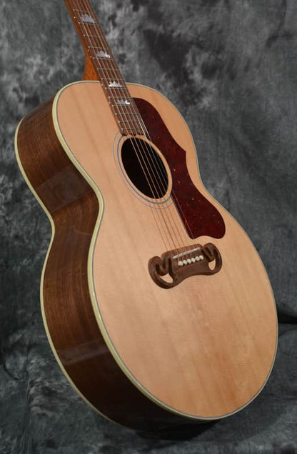 Gibson SJ-200 Studio Walnut Natural Jumbo