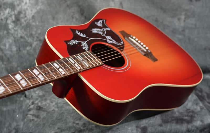 Gibson Hummingbird Special Satin Vintage Cherry Sunburst