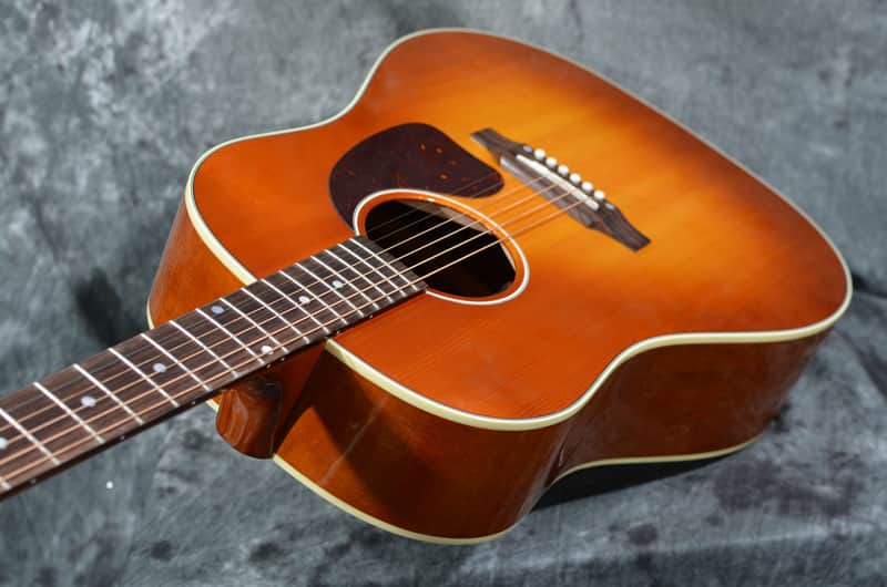 Gibson J-45 Standard Heritage Cherry Sunburst