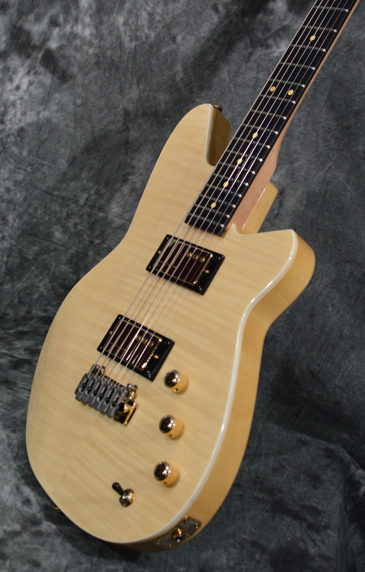 Reverend Descent W Baritone 10TH Anniversary Edition Natural Flame Maple