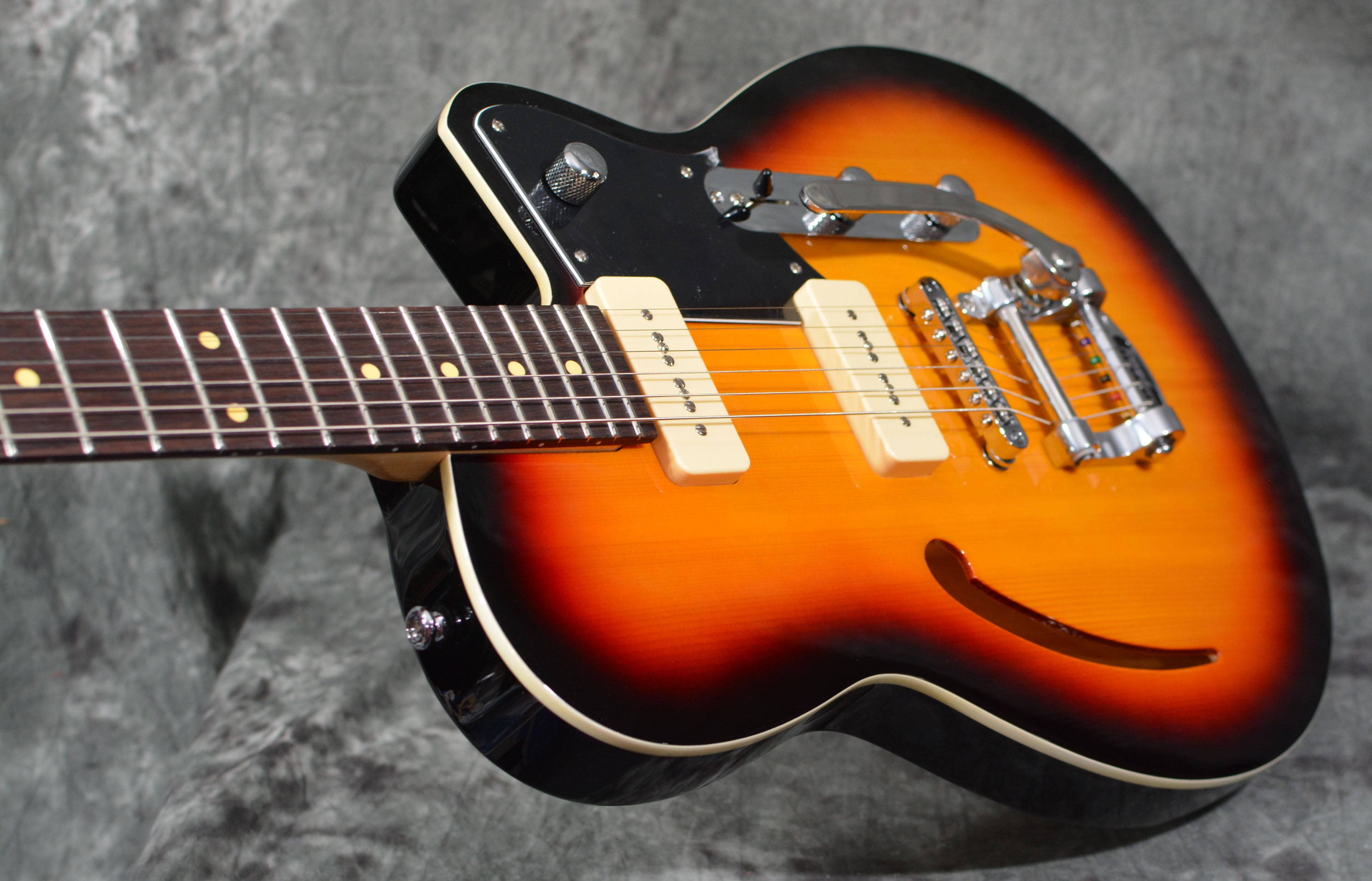 Reverend NOS Club King Sunburst Semi-Hollow – Mainstagemusic