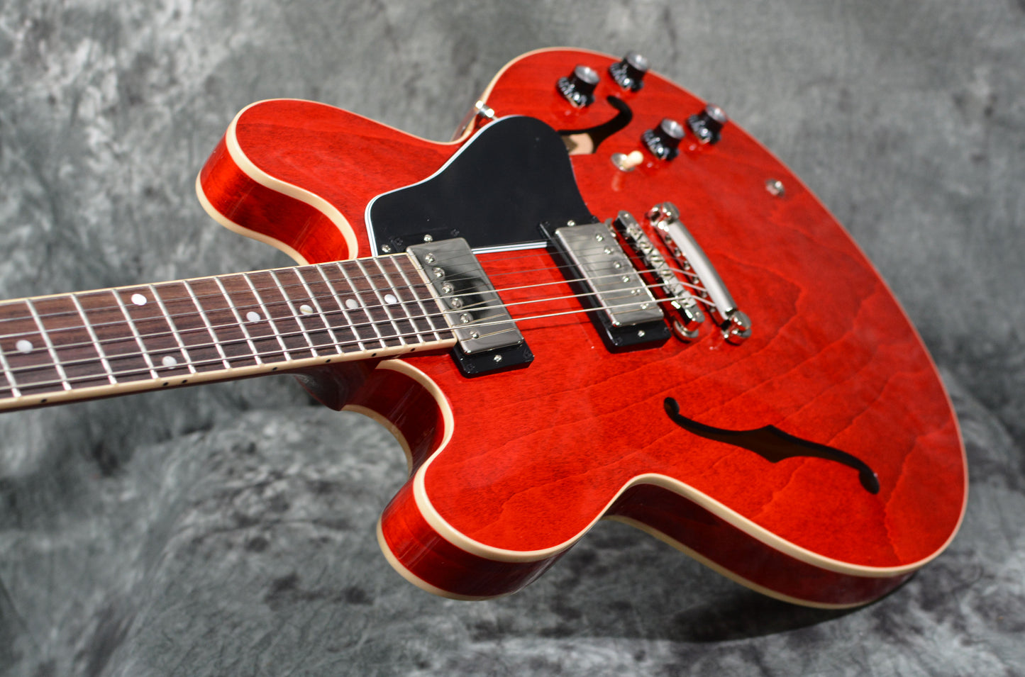 Gibson ES-335 Sixties Cherry Semi-Hollow