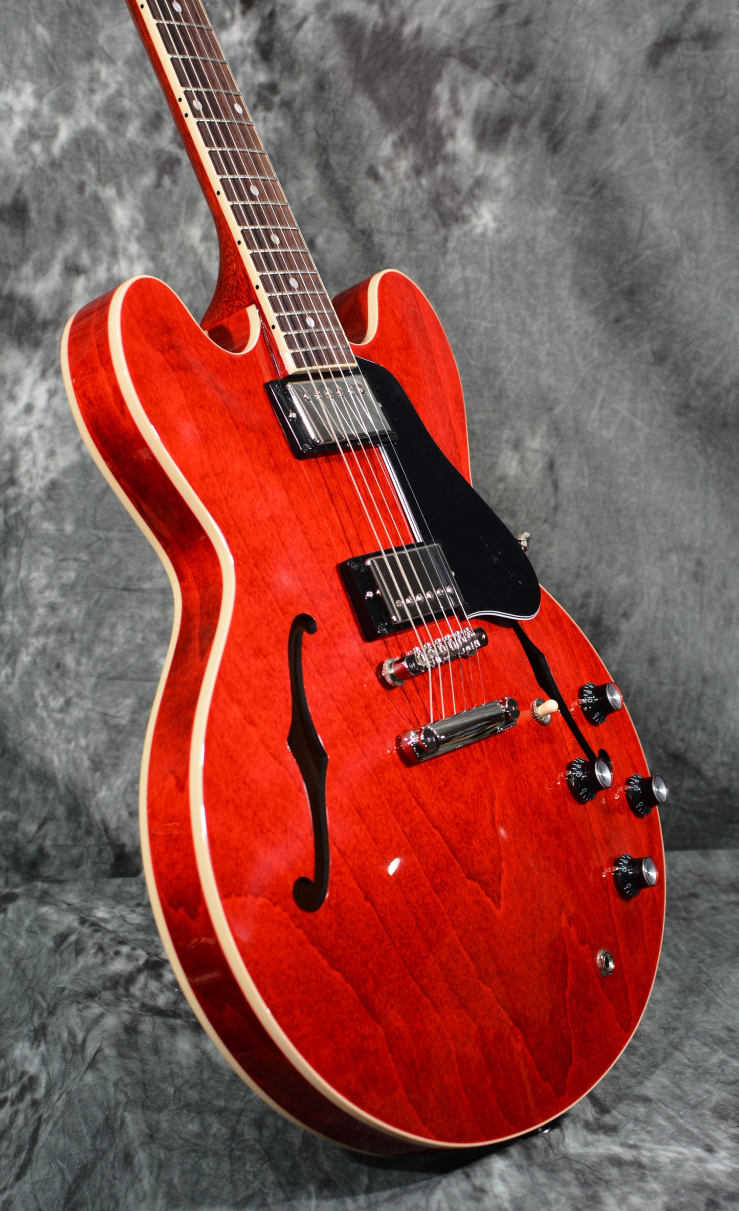 Gibson ES-335 Sixties Cherry Semi-Hollow