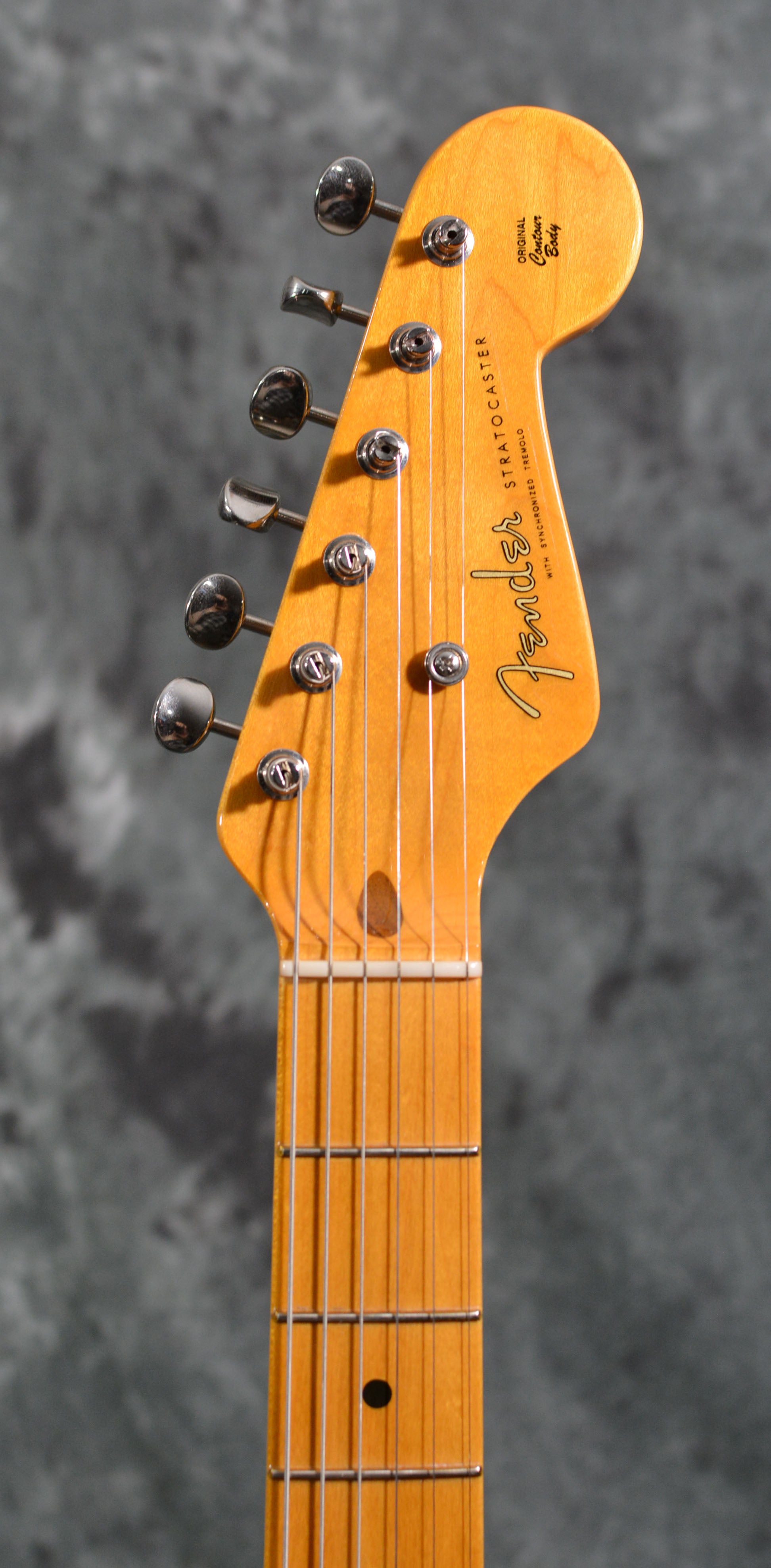 Fender 70th Anniversary American Vintage II 1954 Stratocaster 2