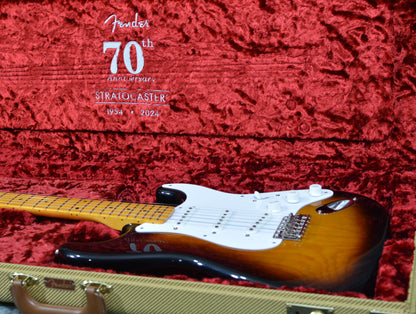 Fender 70th Anniversary American Vintage II 1954 Stratocaster 2-Color Sunburst