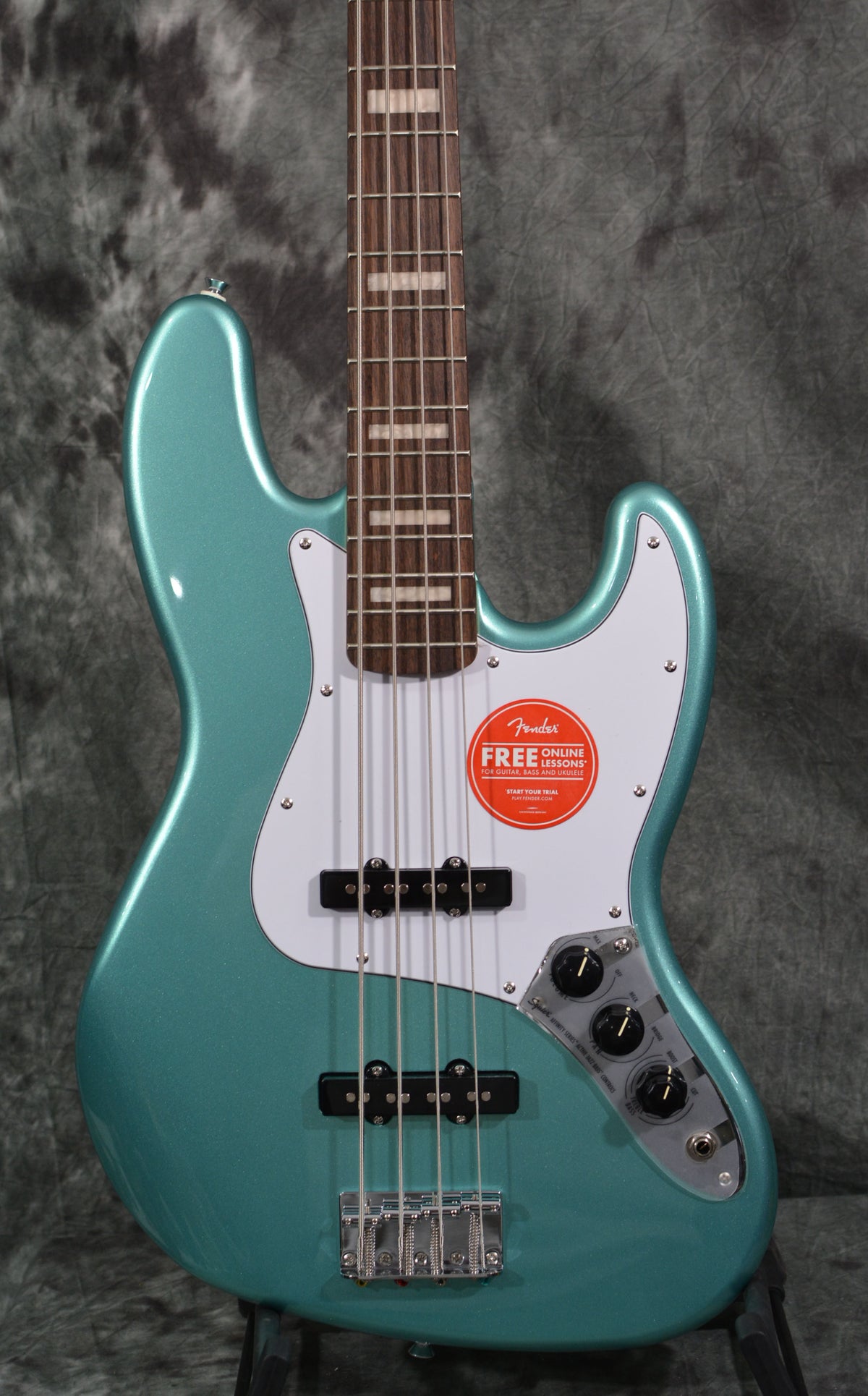 Squier Affinity Series Active Jazz Bass 4-String Mystic Sea Foam
