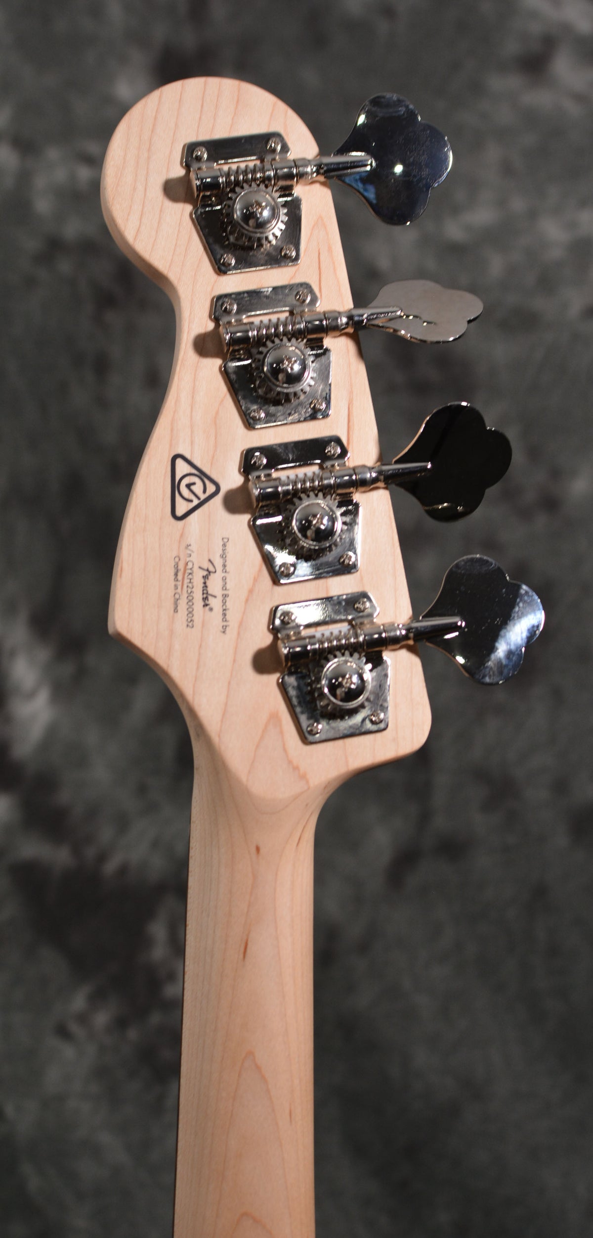 Squier Affinity Series Active Jazz Bass 4-String Mystic Sea Foam