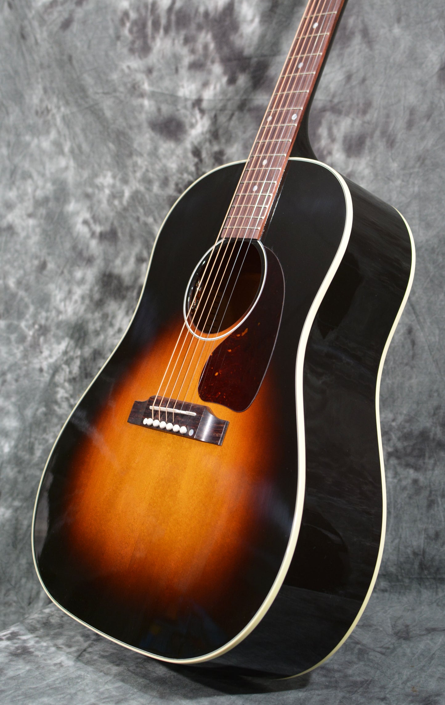 GIbson J-45 Standard Vintage Sunburst