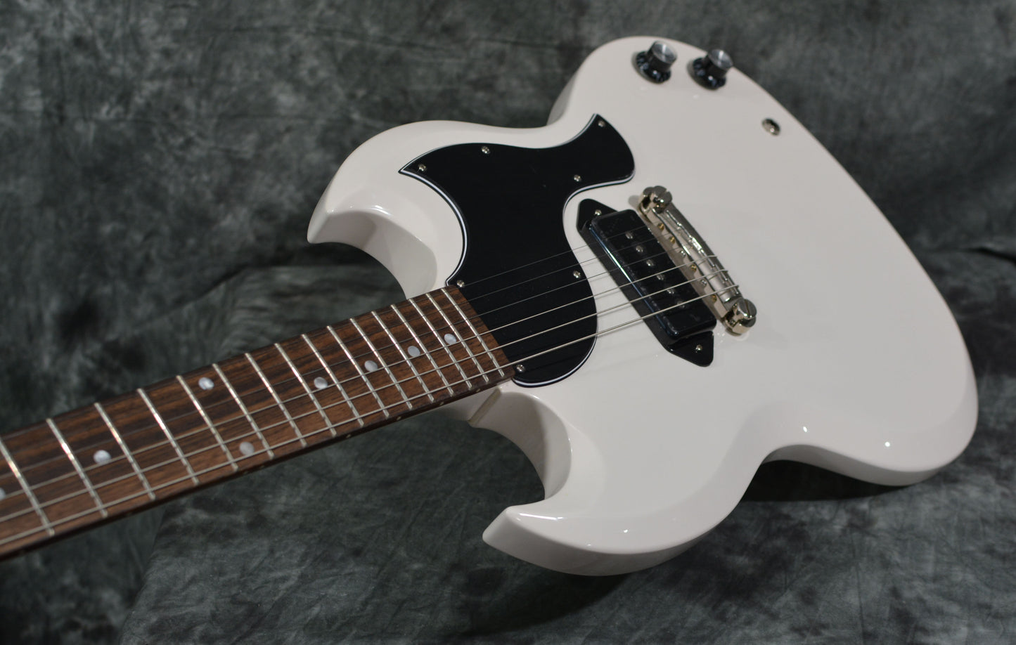 Epiphone Limited Edition YUNGBLUD SG Junior Classic White