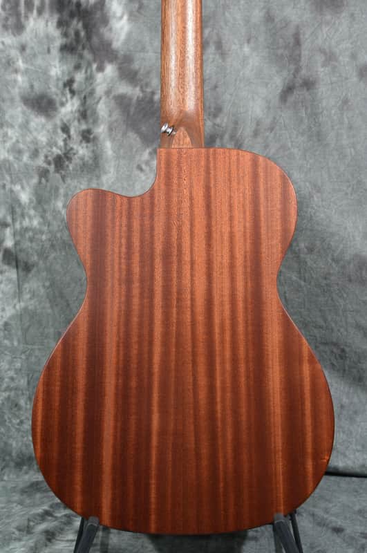 Martin Junior Series 000C-Jr E Cutaway