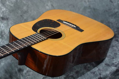 Martin D-18 Natural Gloss 2023 w Deluxe Factory Case