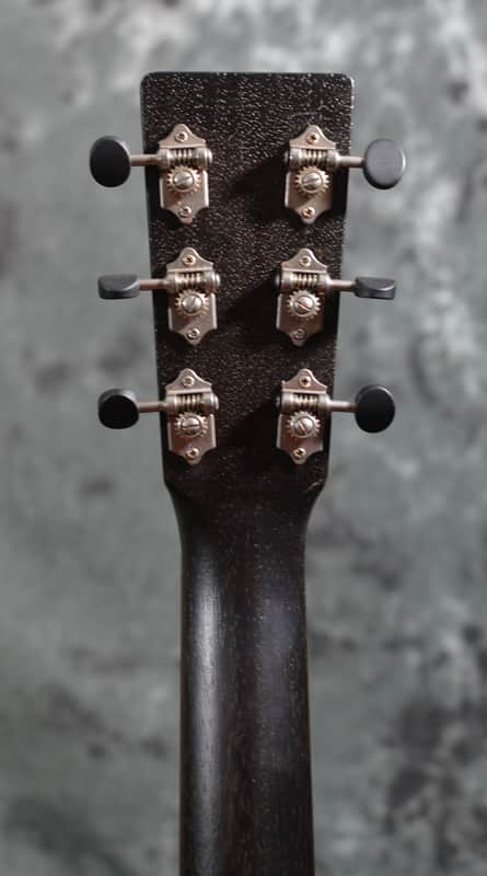 Martin 17 Series 000-17E Black Smoke Auditorium Body